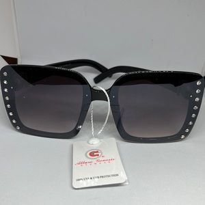 Square sunglasses for women in silver  with black  and blin blin